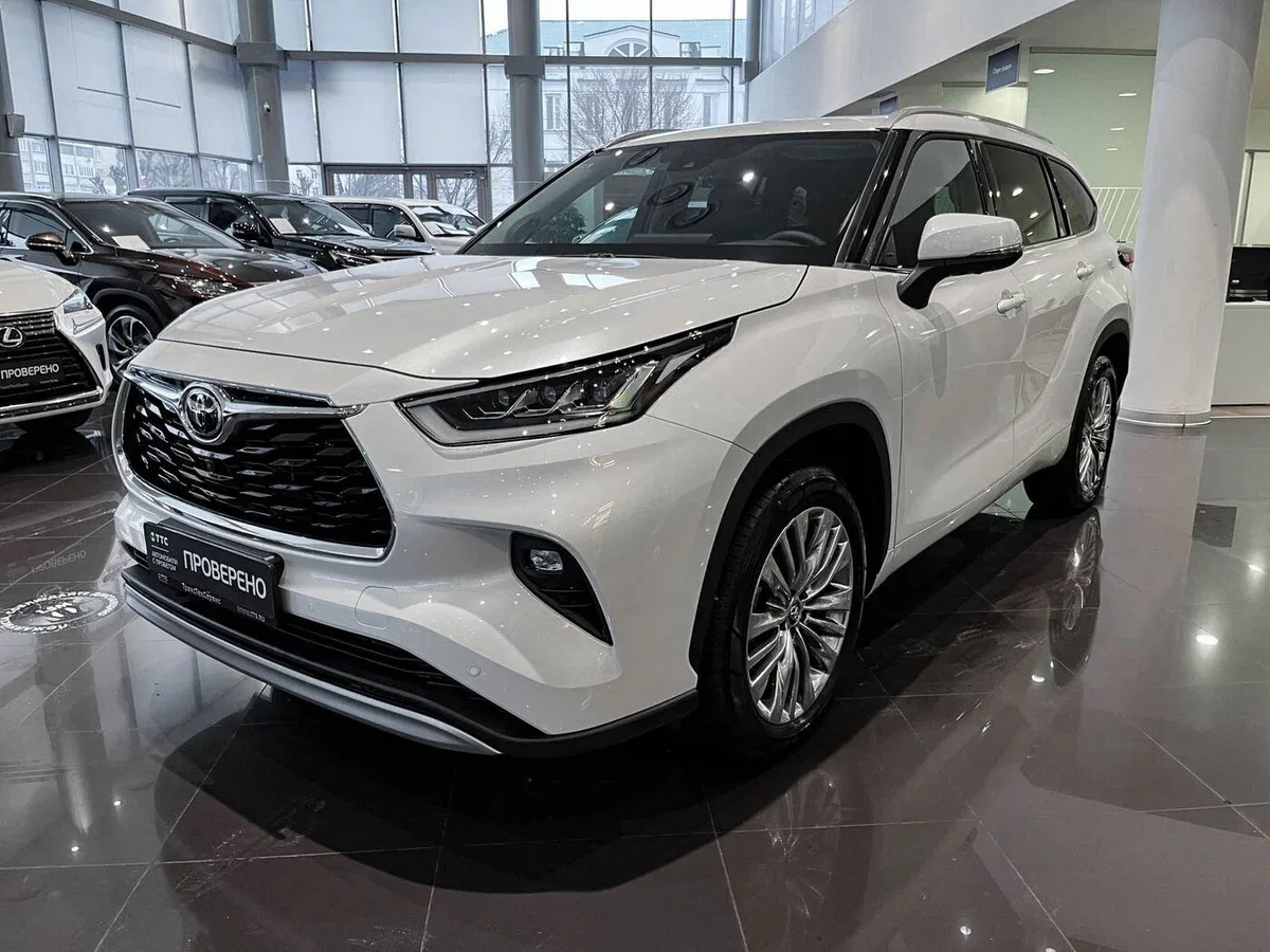Toyota Highlander IV (U70)
