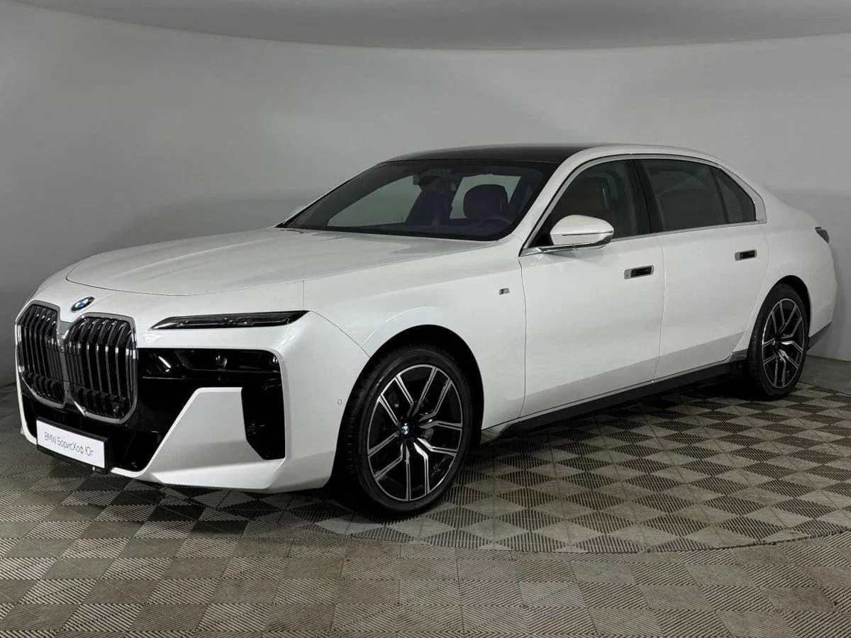 BMW 7 серии VII (G70)