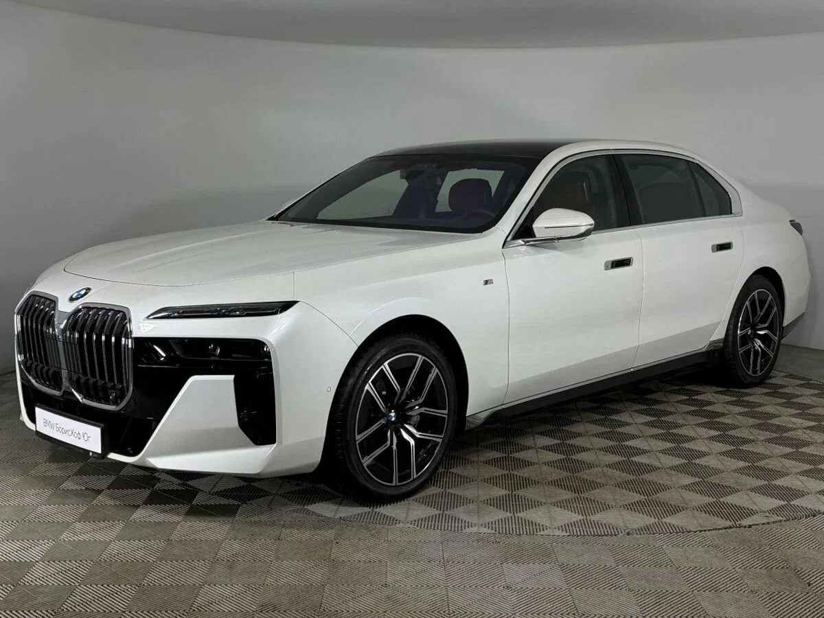 BMW 7 серии VII (G70)