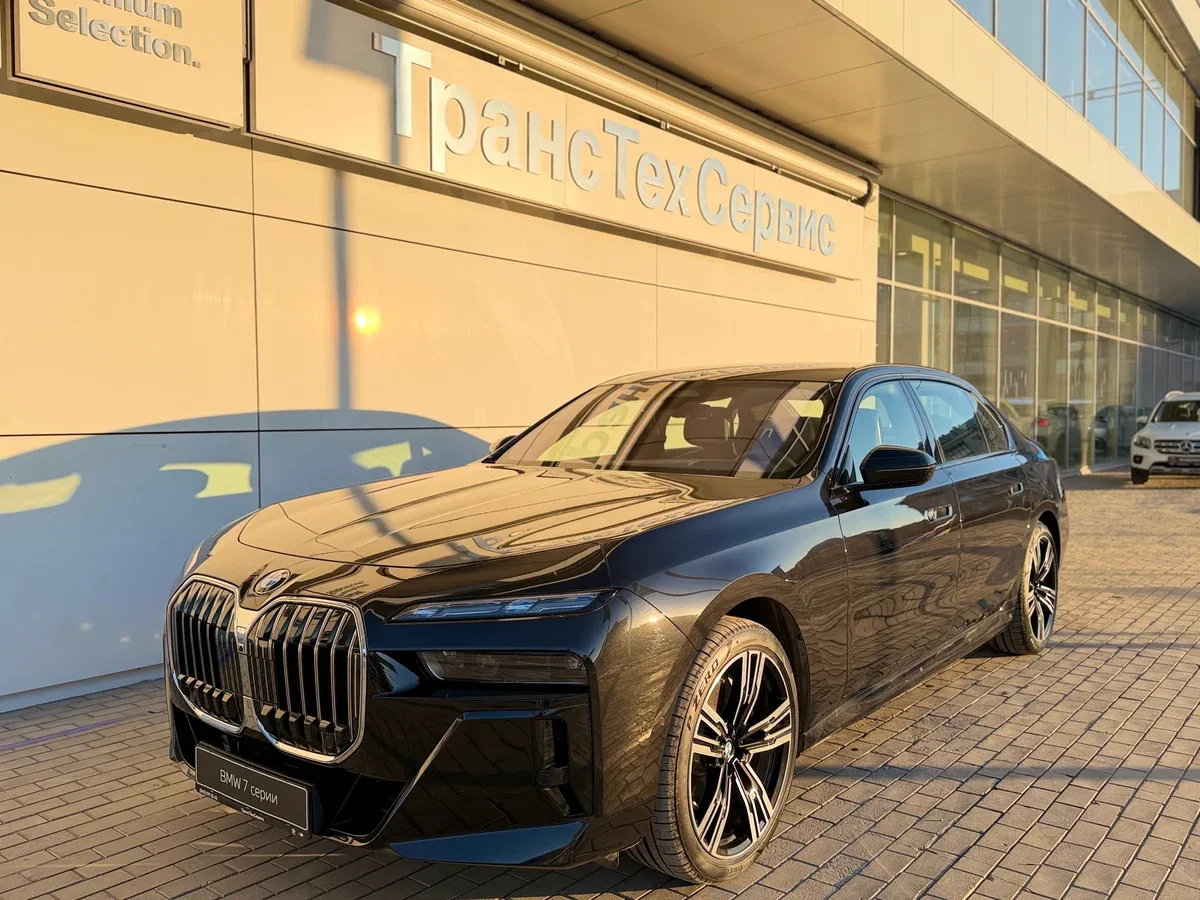 BMW 7 серии VII (G70)