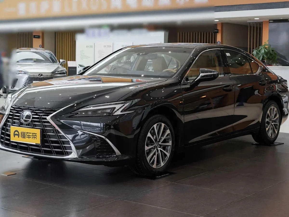 Lexus ES VII Рестайлинг 2
