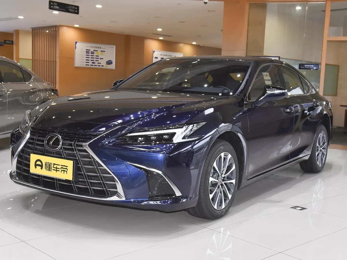 Lexus ES VII Рестайлинг 2
