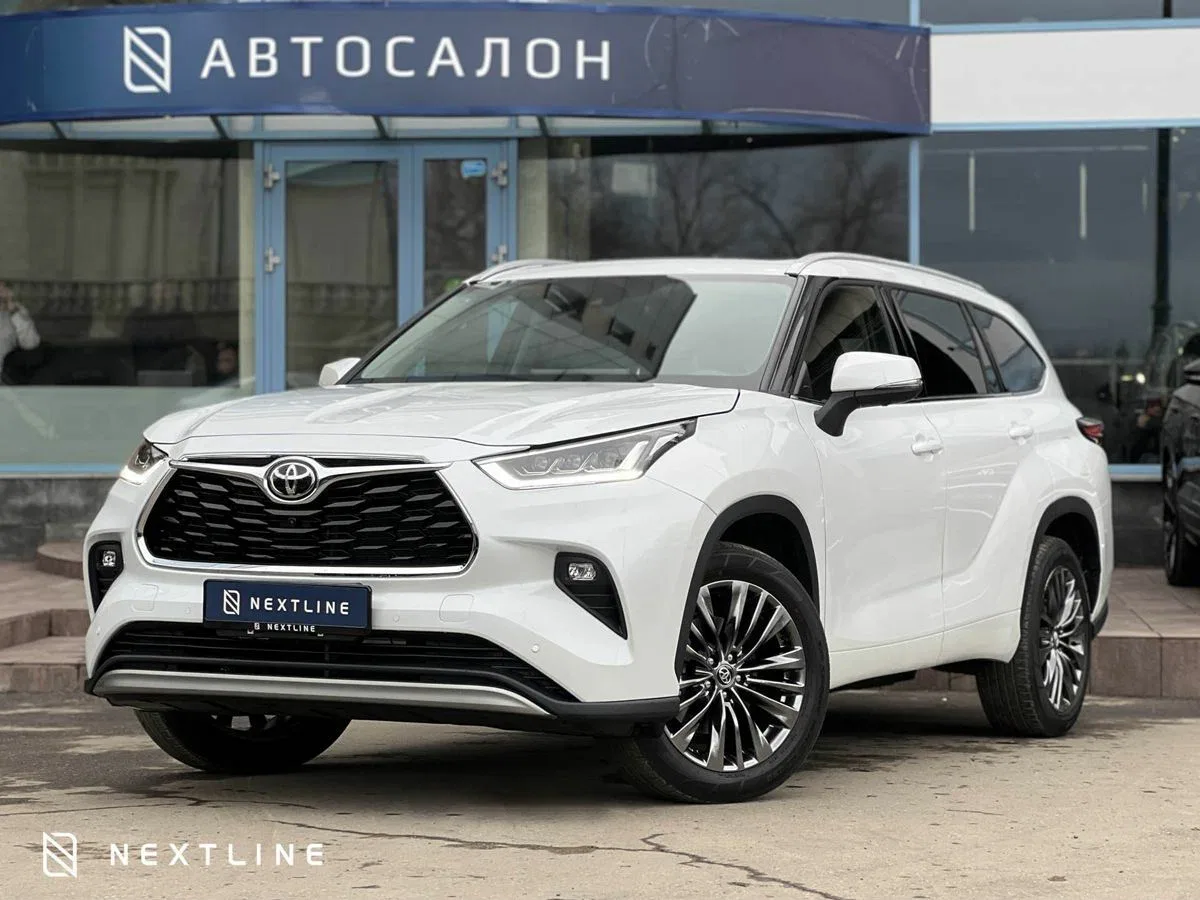 Toyota Highlander IV (U70)