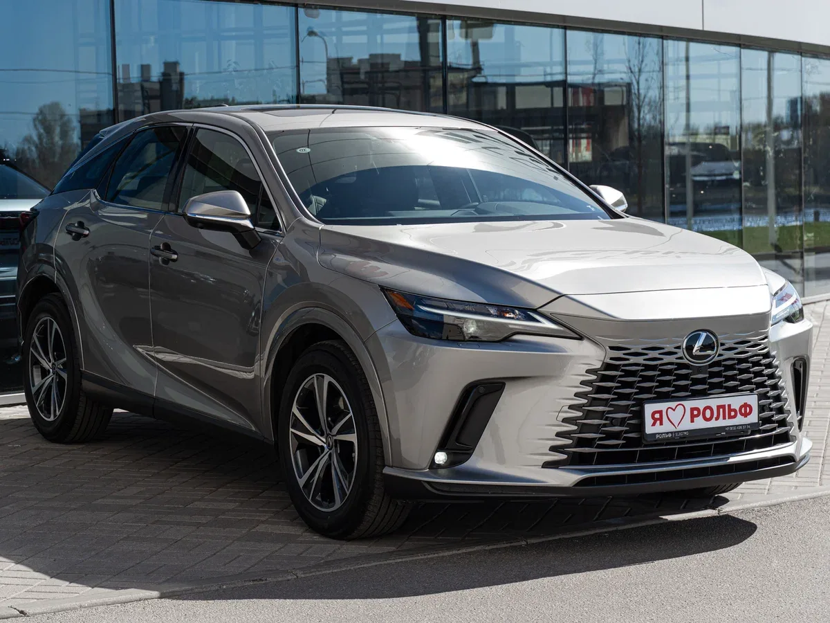 Lexus RX V
