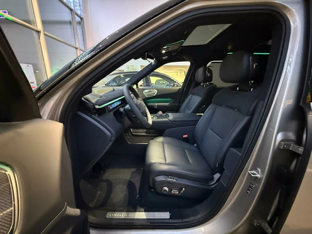 Lynk & Co 900
