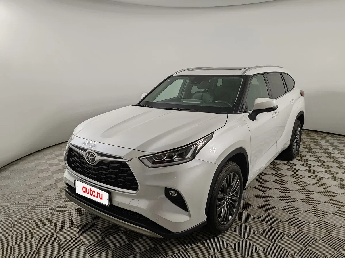 Toyota Highlander IV (U70)