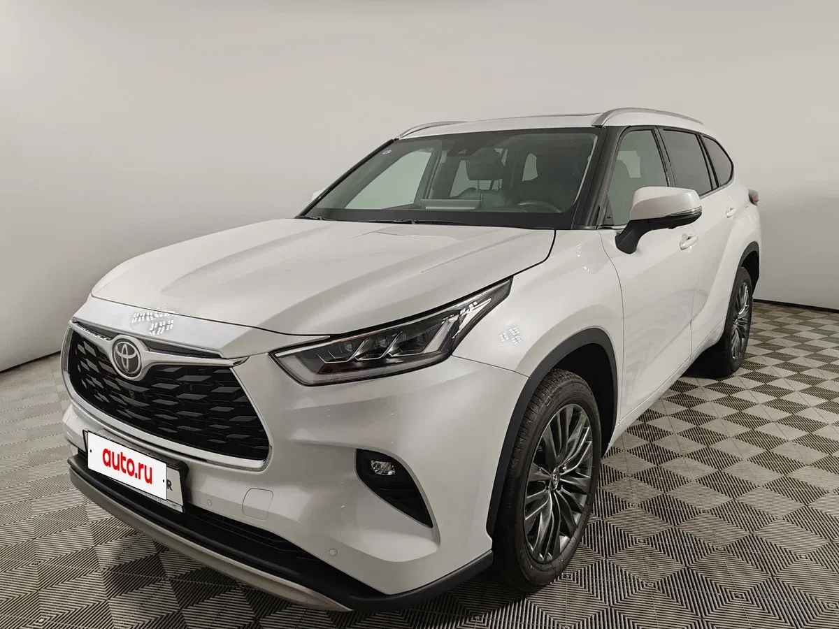 Toyota Highlander IV (U70)