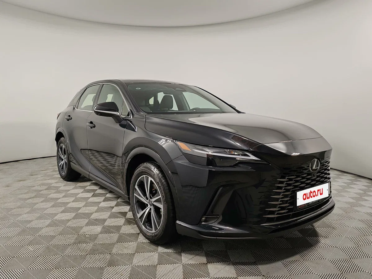 Lexus RX V