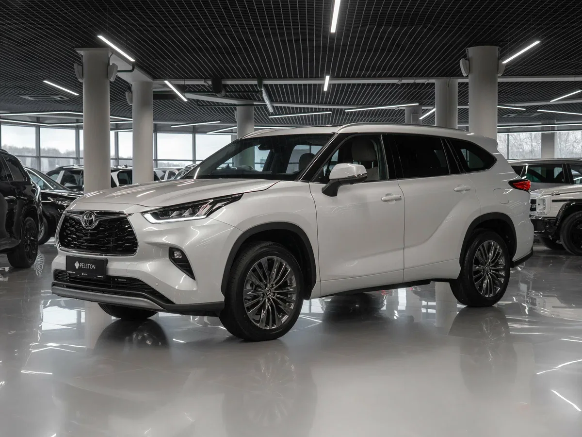 Toyota Highlander IV (U70)