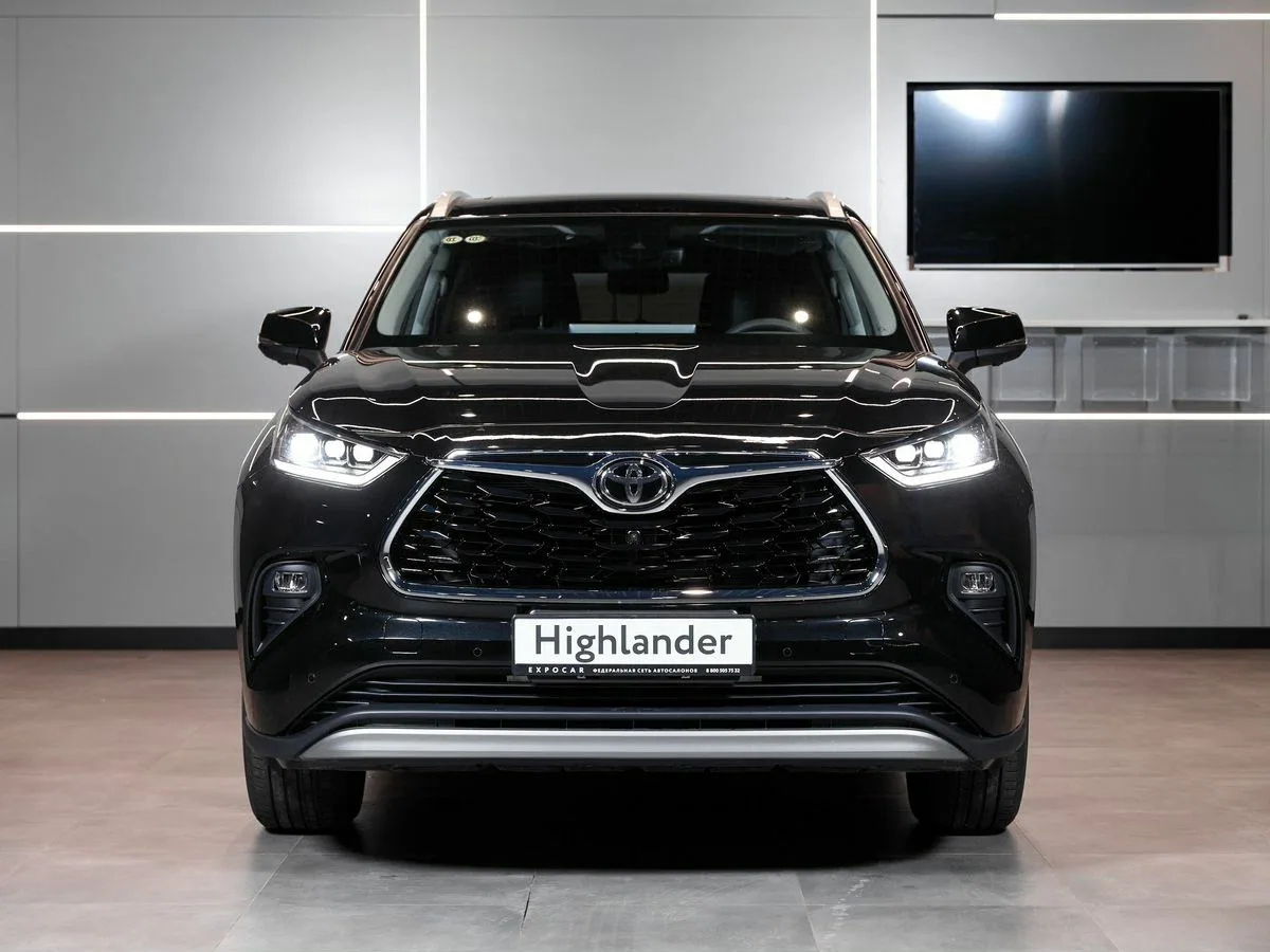 Toyota Highlander IV (U70)