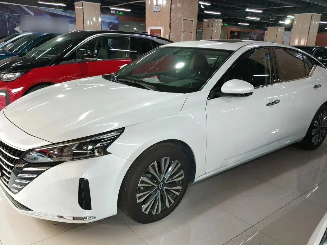 Nissan Teana IV