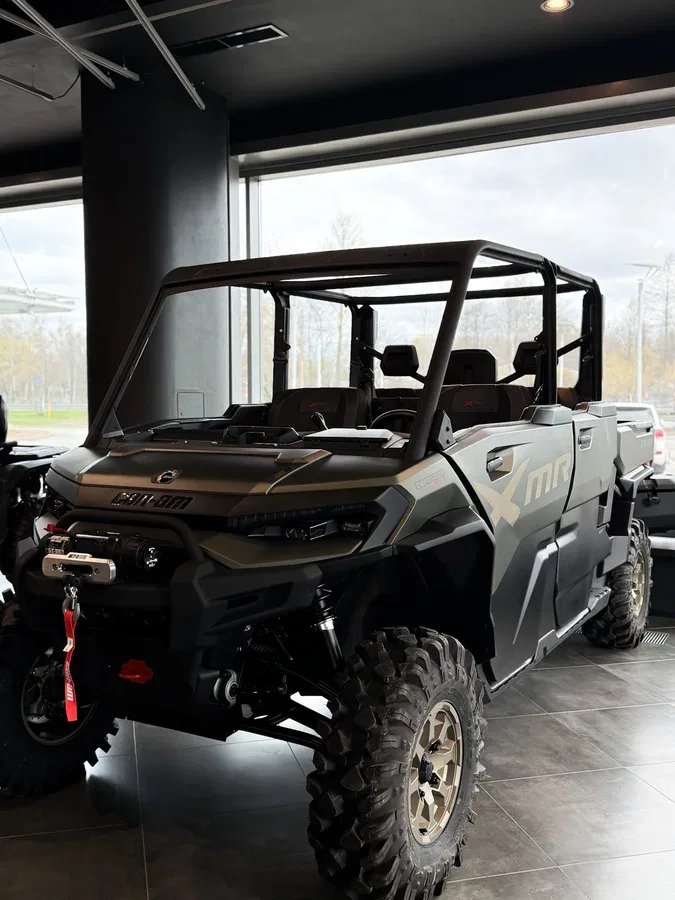 BRP Can-Am Defender HD11