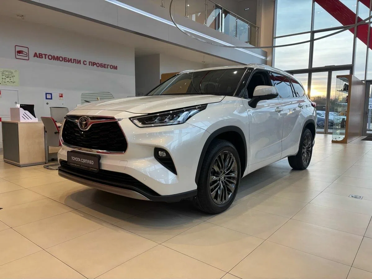Toyota Highlander IV (U70)