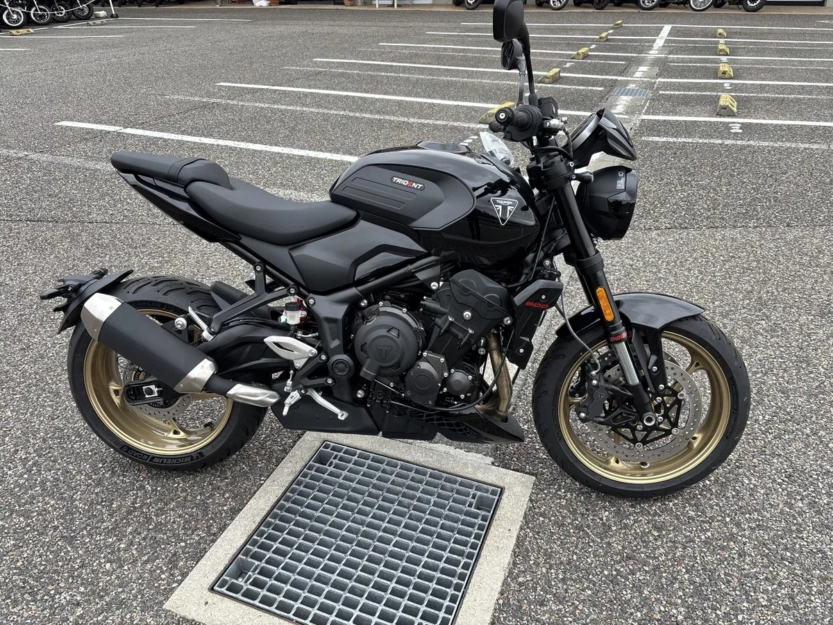 Triumph Trident 800