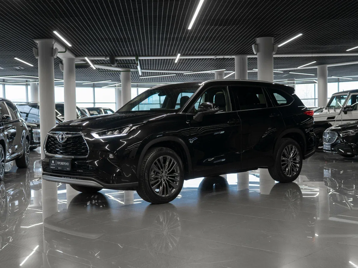 Toyota Highlander IV (U70)