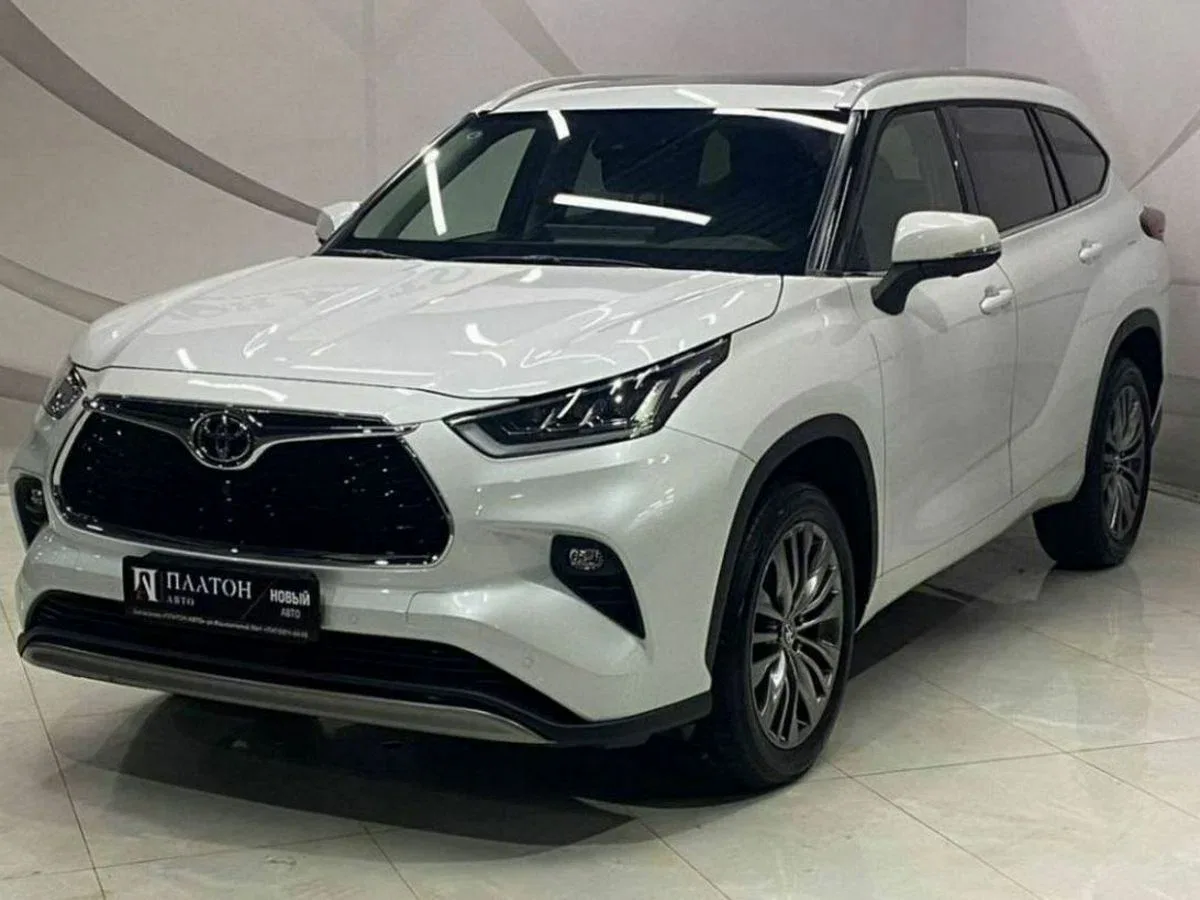 Toyota Highlander IV (U70)
