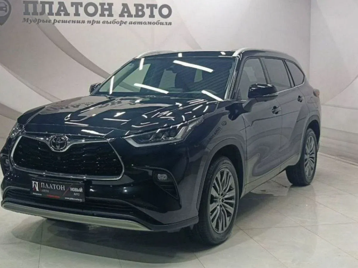 Toyota Highlander IV (U70)