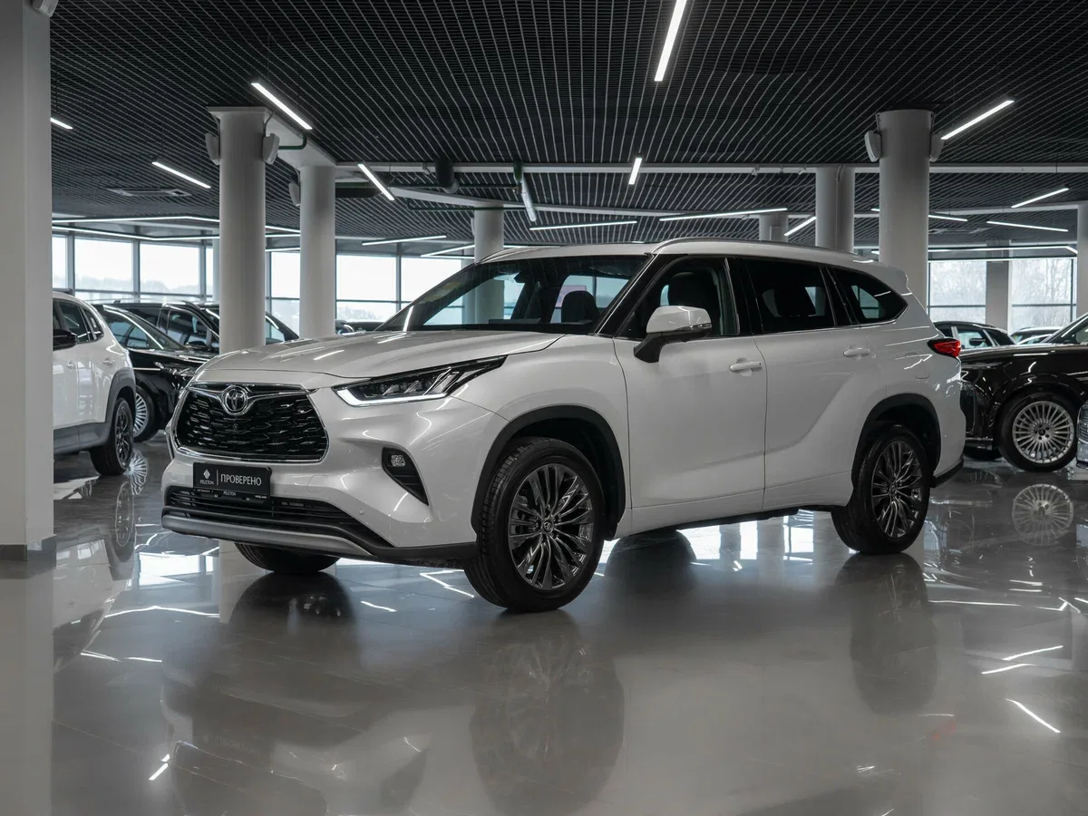 Toyota Highlander IV (U70)