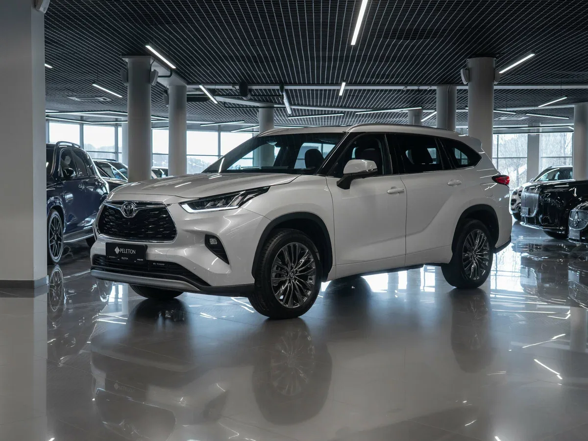 Toyota Highlander IV (U70)