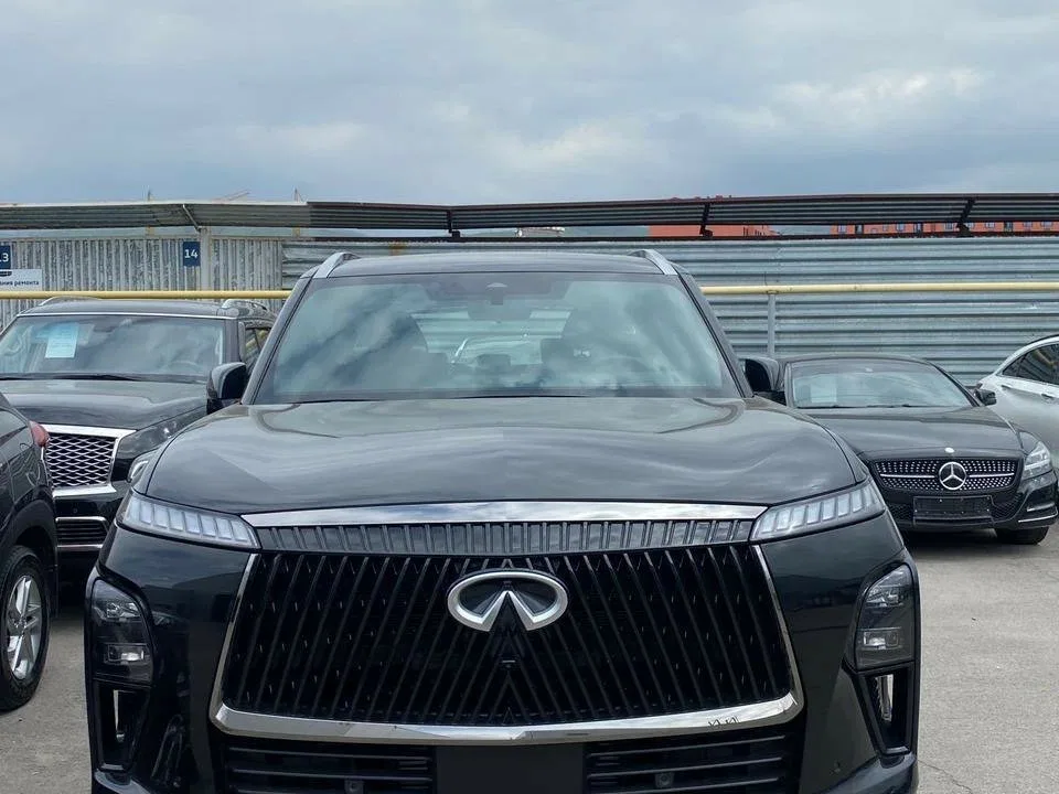 Infiniti QX80 II