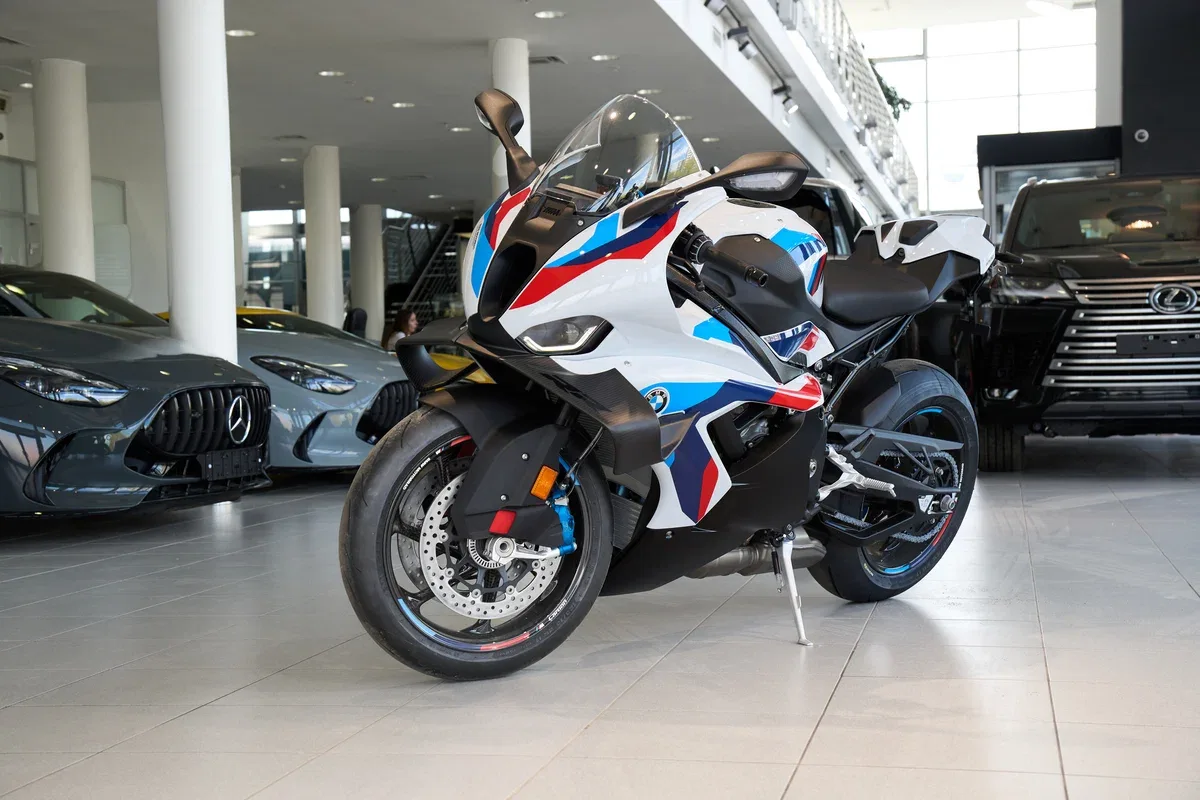 BMW M 1000 RR