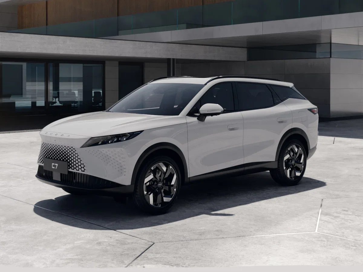 Omoda C7