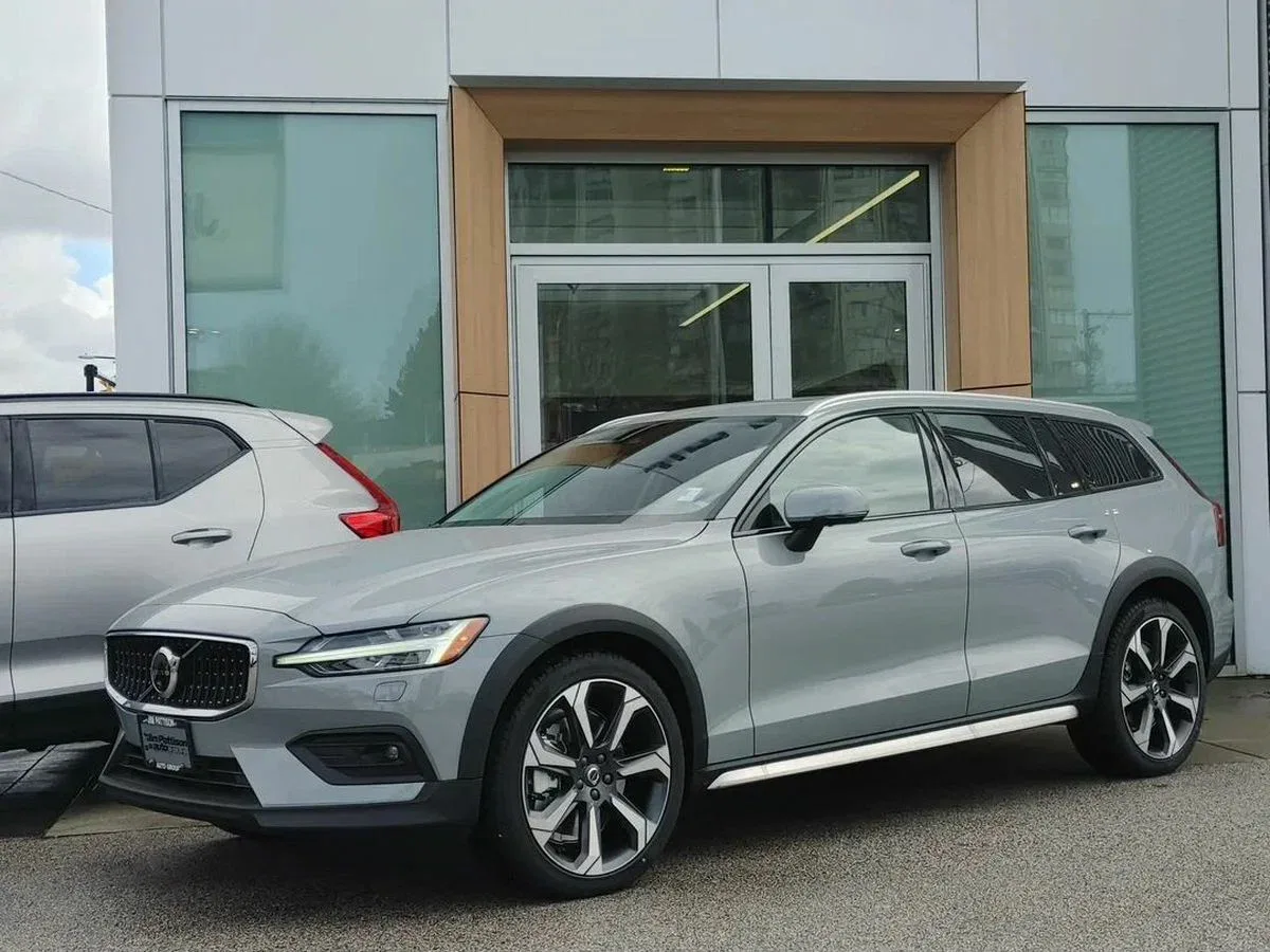 Volvo V60 Cross Country II