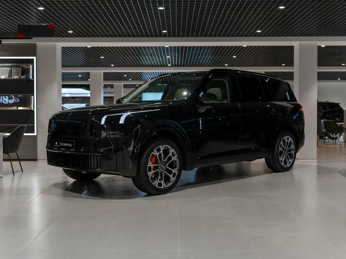 Lynk & Co 900