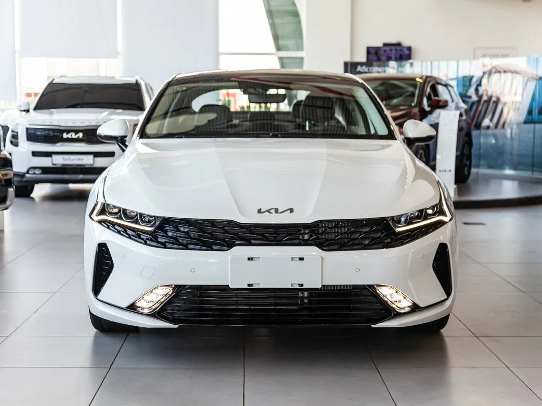 Kia K5 III