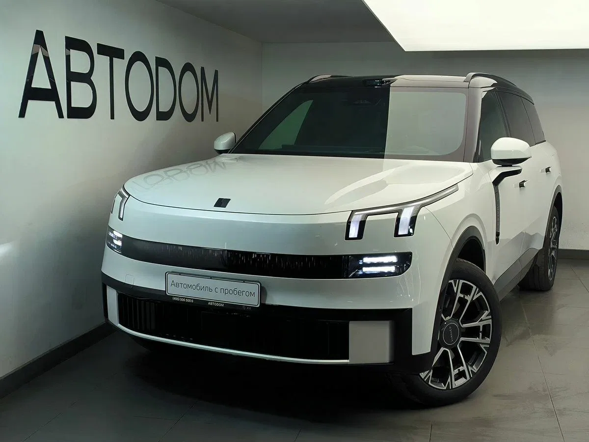 Lynk & Co 900