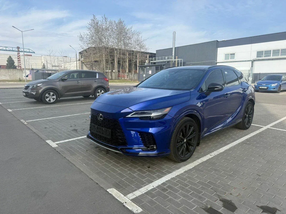Lexus RX V