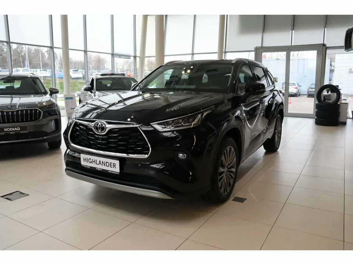 Toyota Highlander IV (U70)