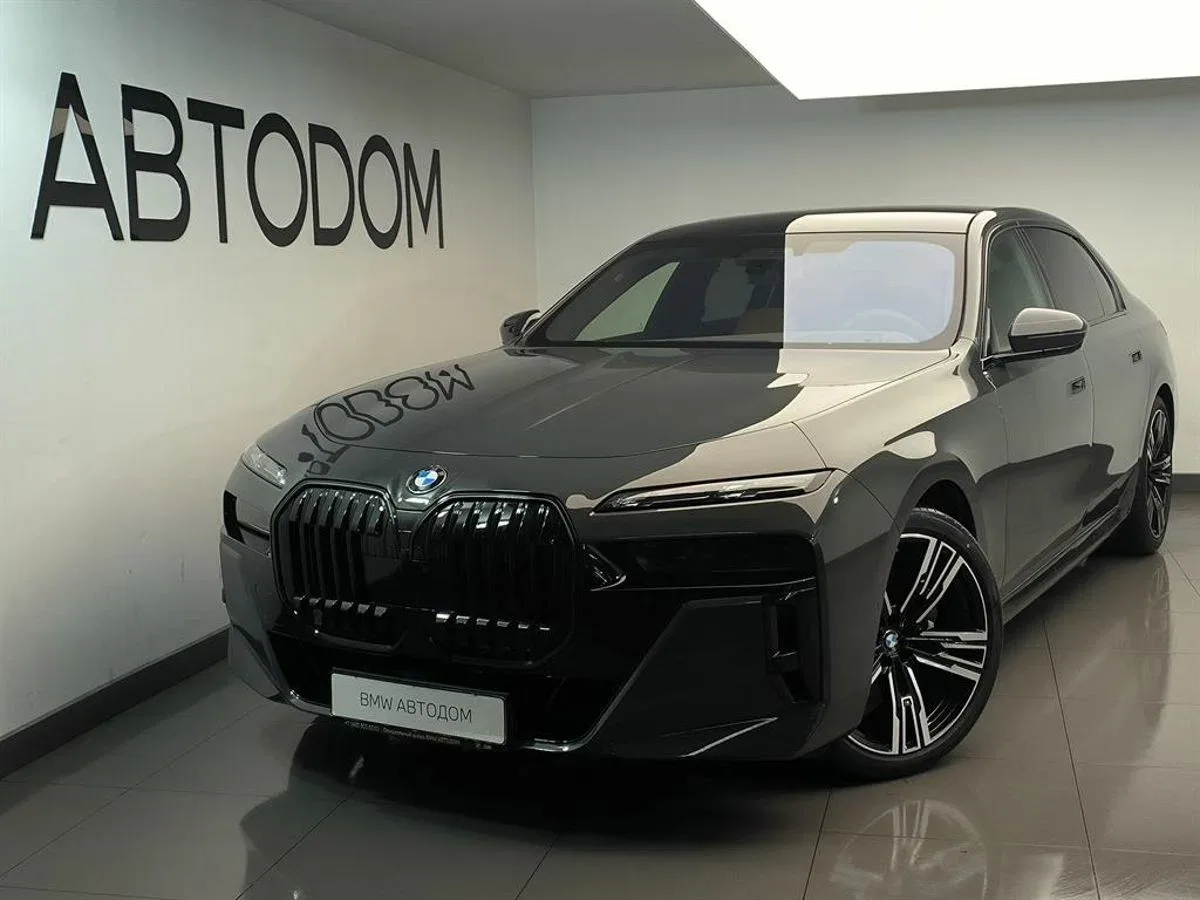 BMW 7 серии VII (G70)