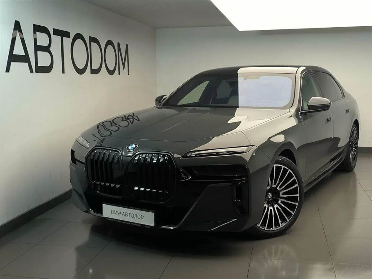 BMW 7 серии VII (G70)