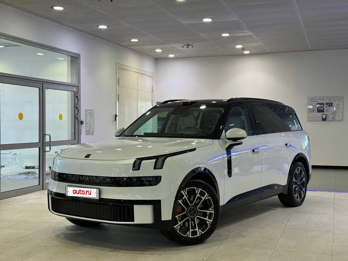 Lynk & Co 900