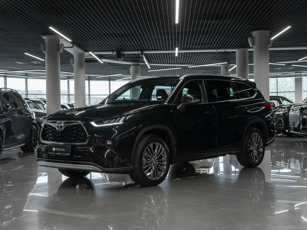 Toyota Highlander IV (U70)