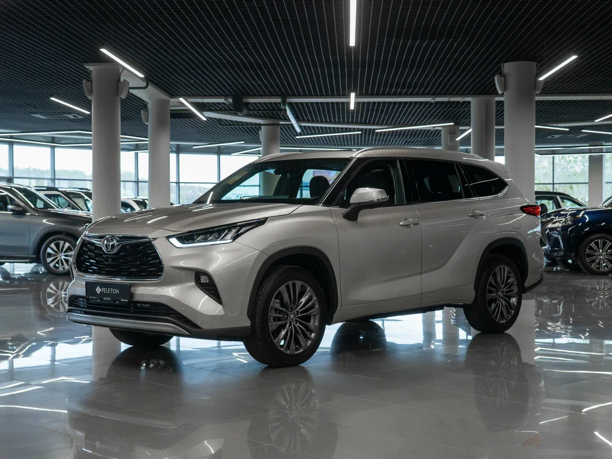 Toyota Highlander IV (U70)