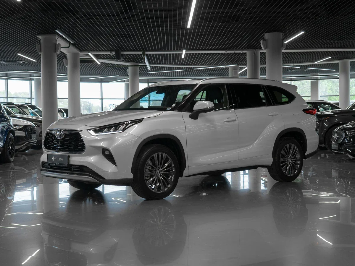 Toyota Highlander IV (U70)