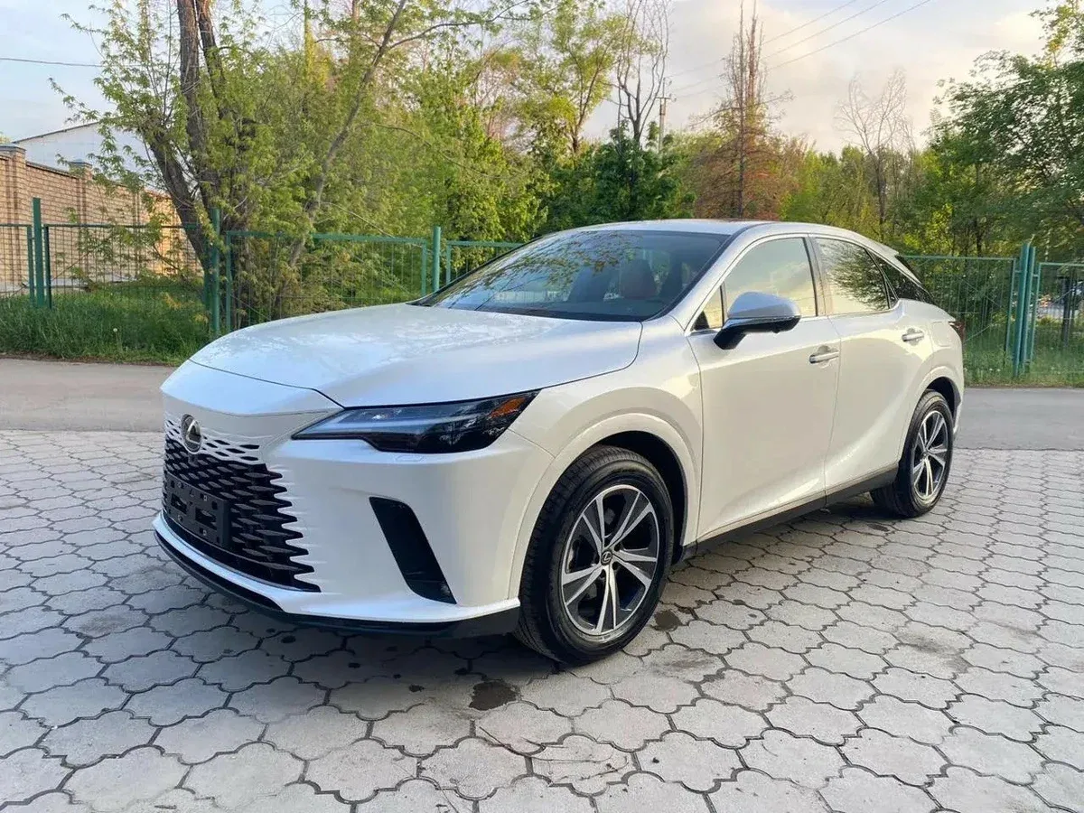 Lexus RX V