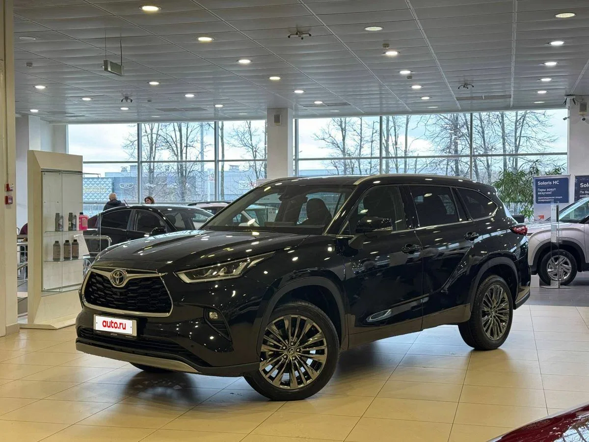Toyota Highlander IV (U70)