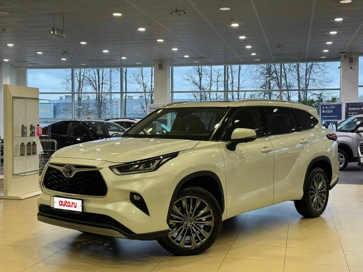 Toyota Highlander IV (U70)