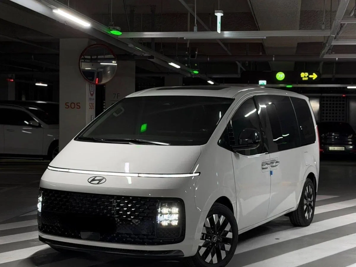Hyundai Staria I