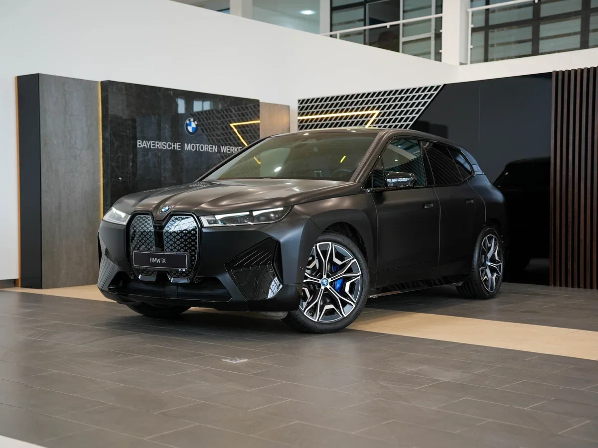 BMW iX I (I20)