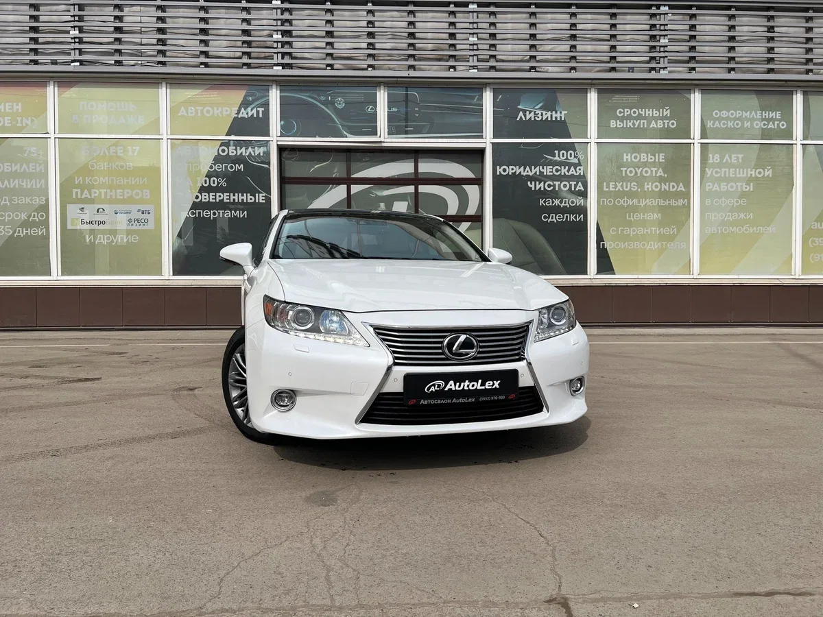 Lexus ES VI