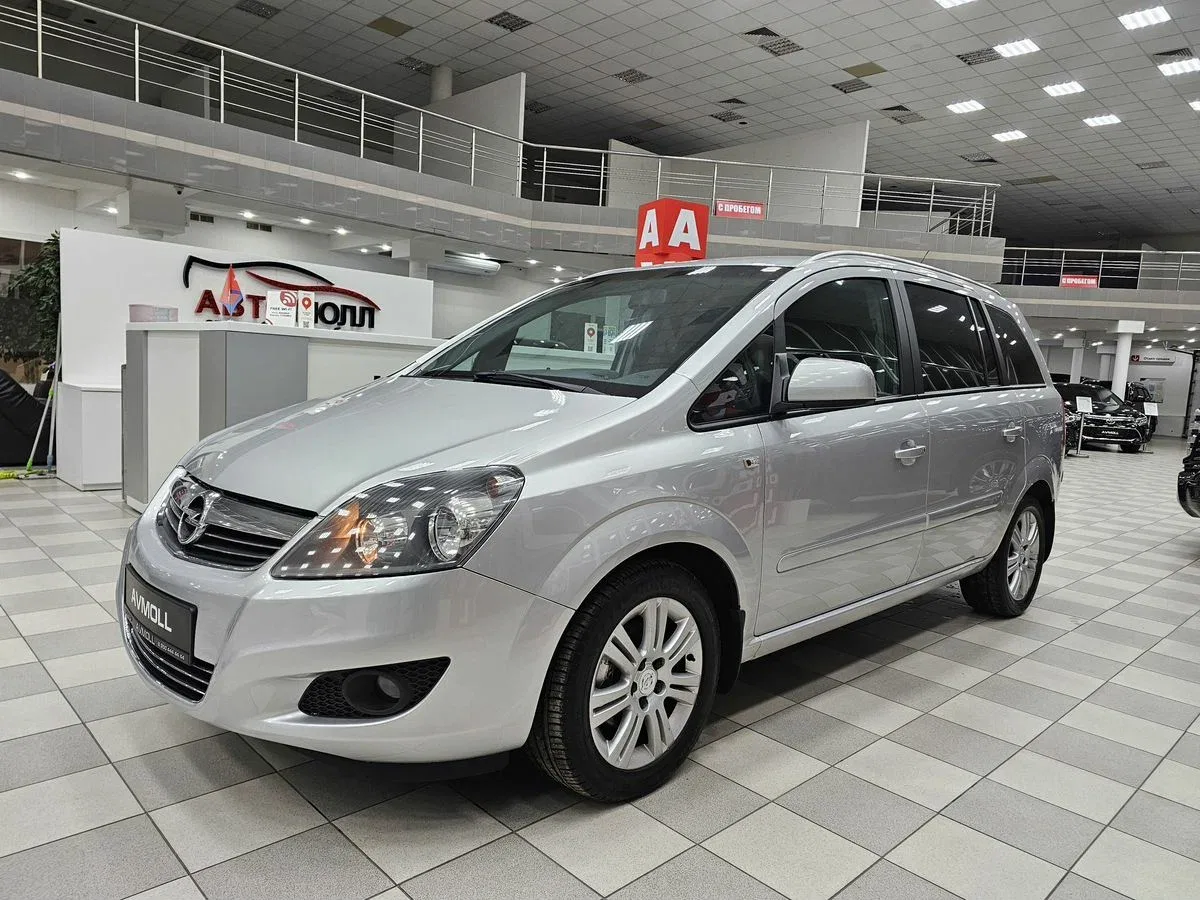 Opel Zafira B Рестайлинг