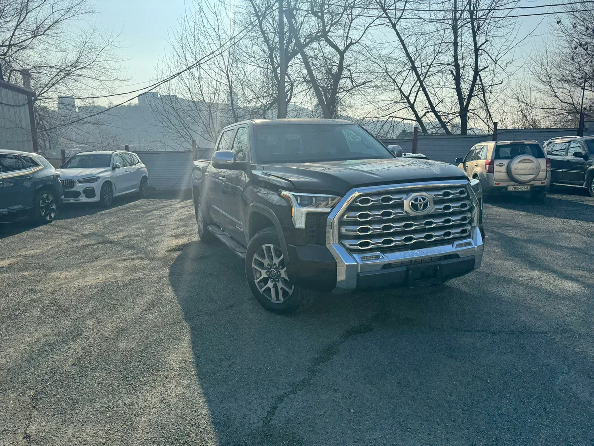 Toyota Tundra III