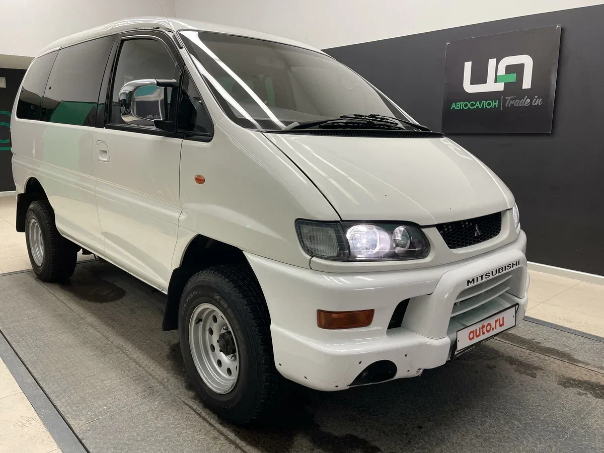 Mitsubishi Delica IV