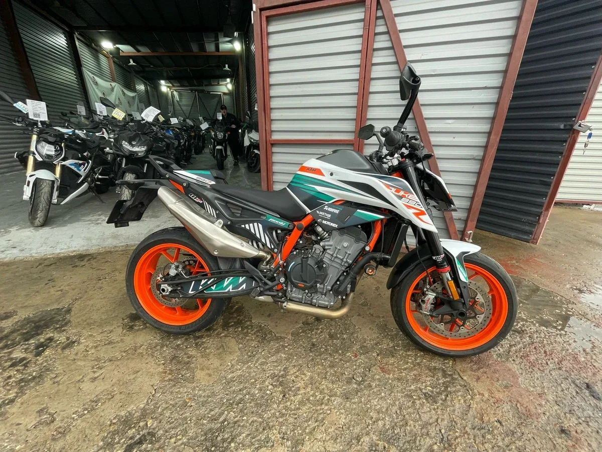 KTM AG 890 Duke R