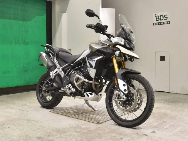 Triumph Tiger 900