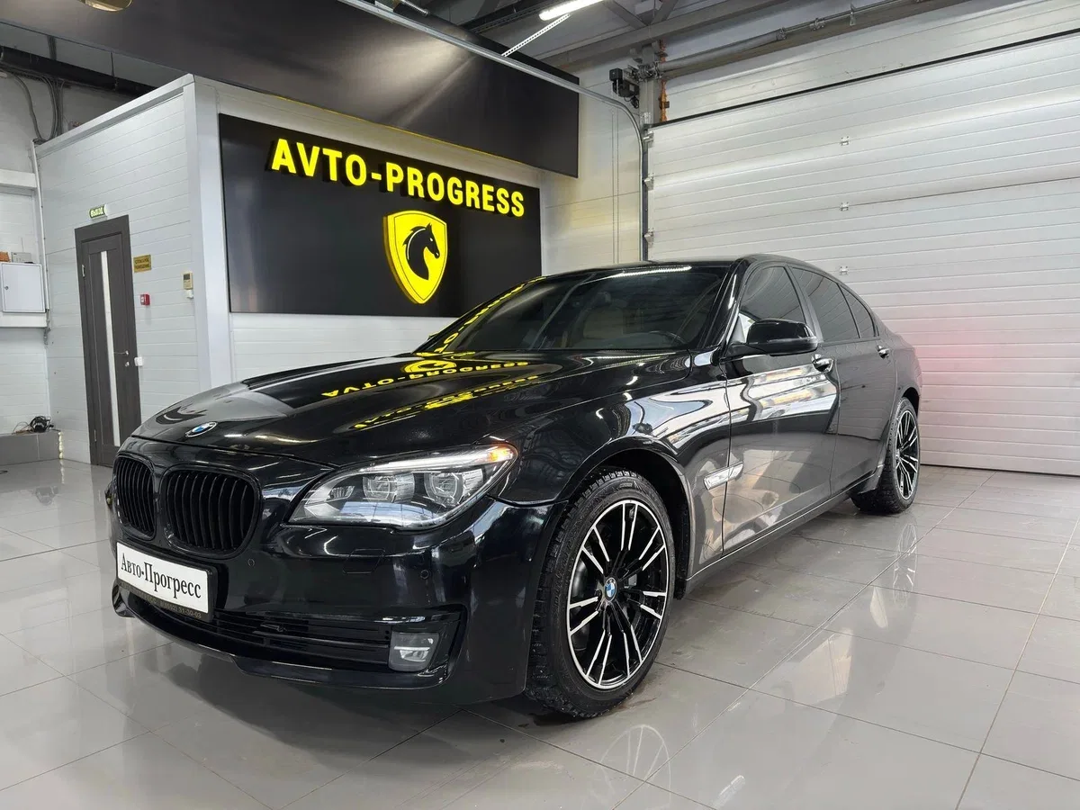 BMW 7 серии V (F01/F02/F04) Рестайлинг